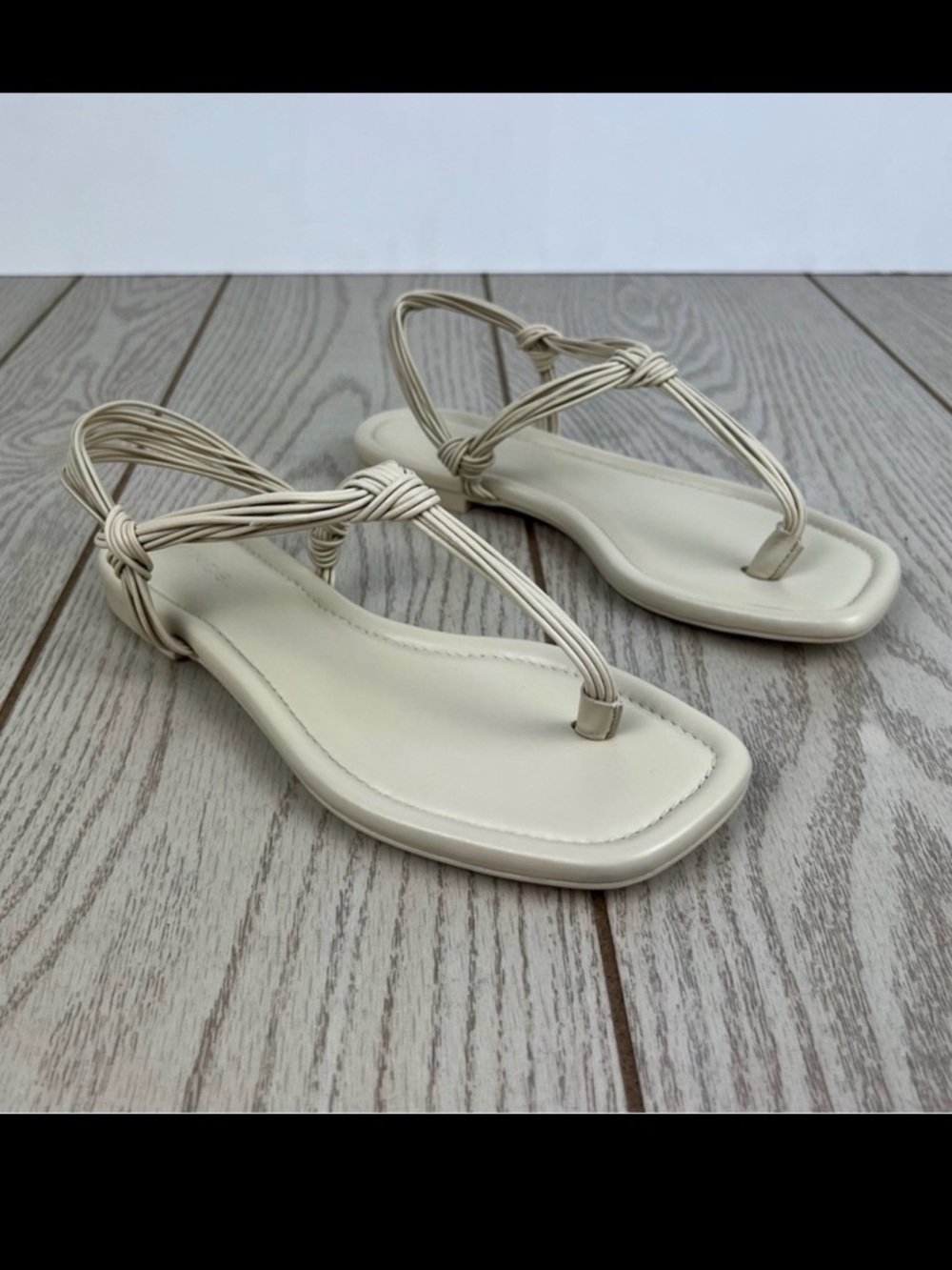 Vince Deja Knotted Leather T-strap Thong Sandals 7M Moonlight (Cream) $225